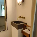 Lea Experimental Hotel *