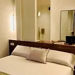 Lea Experimental Hotel *