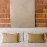 Lea Experimental Hotel