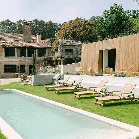 Lea Experimental Hotel *