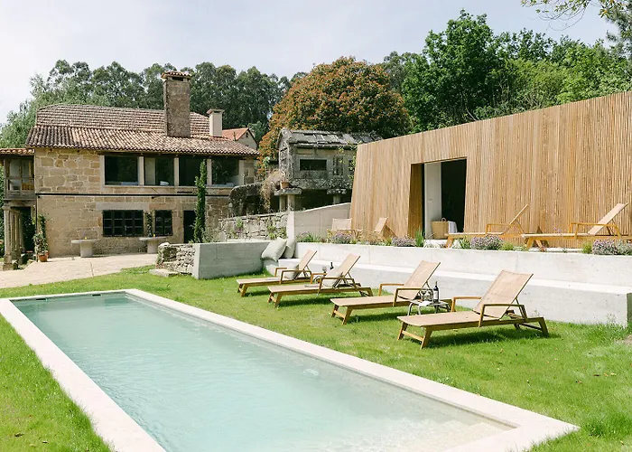 Lea Experimental Hotel *