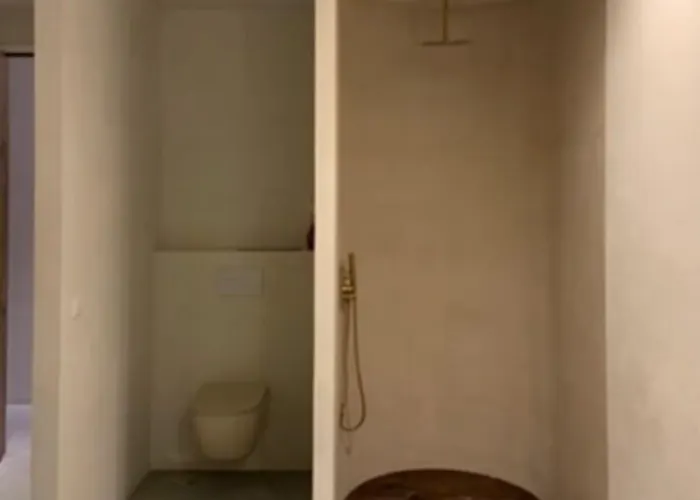 Lea Experimental Hotel *