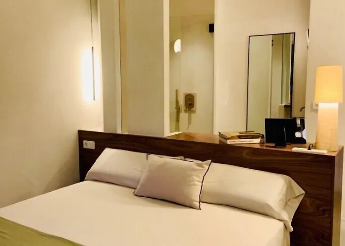 Lea Experimental Hotel *